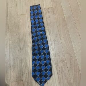 Fendi tie blue chain link pattern FLAW see description